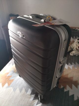 Maleta cabina. ORMI de segunda mano por 55 EUR en Fuengirola en WALLAPOP
