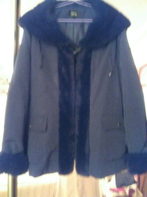 Abrigo tres cuartos talla 48 de segunda mano por 16 € en Alcobendas ... Abrigo tres cuartos talla 48 de segunda mano por 16 € en Alcobendas ...