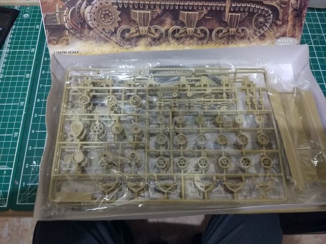 Serbatoio M-12 modello 1/35 Academy