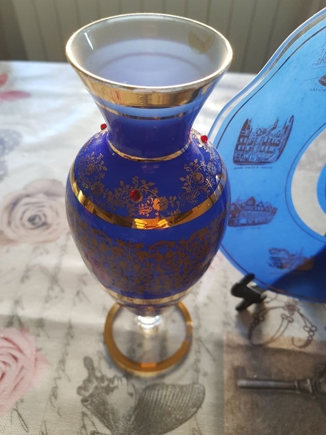 Plato decorativo y jarron