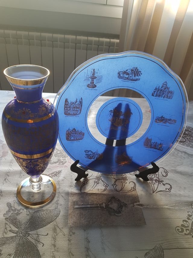 Plato decorativo y jarron