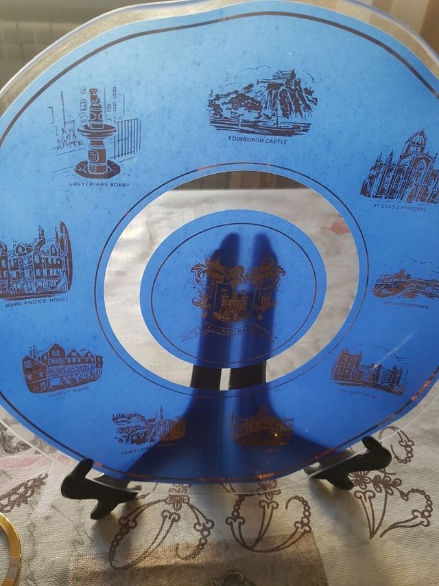 Plato decorativo y jarron