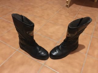 Botas moto marca Arc chica talla 39 de segunda mano por 25 Botas moto marca Arc chica talla 39 de segunda mano por 25