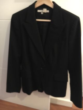 Americana negra mujer zara de segunda mano por 15 EUR en Getafe en WALLAPOP