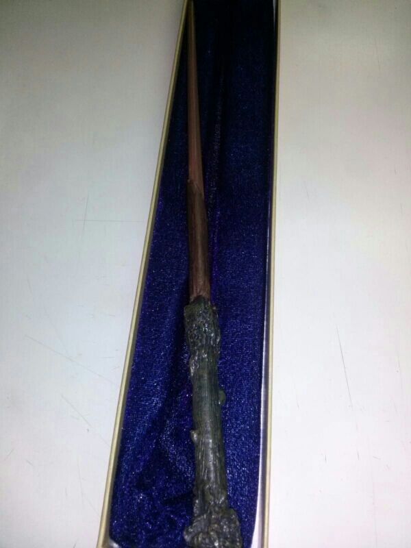 Varita harry potter caja nueva resina madera