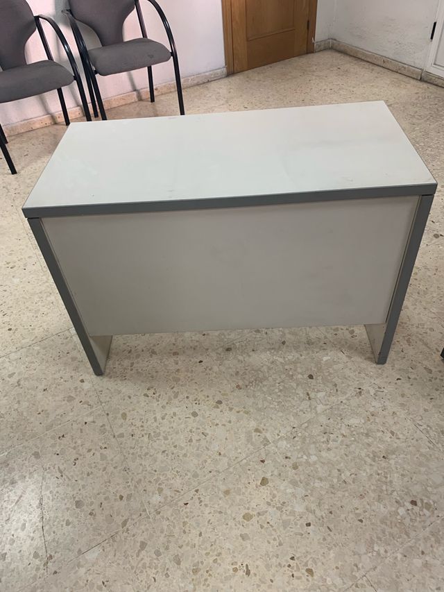Mesa escritorio.