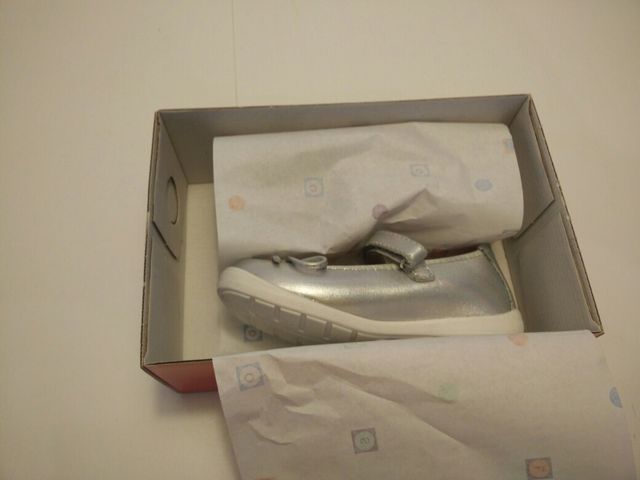 Pablosky merceditas cuero plateado 25, nuevas.