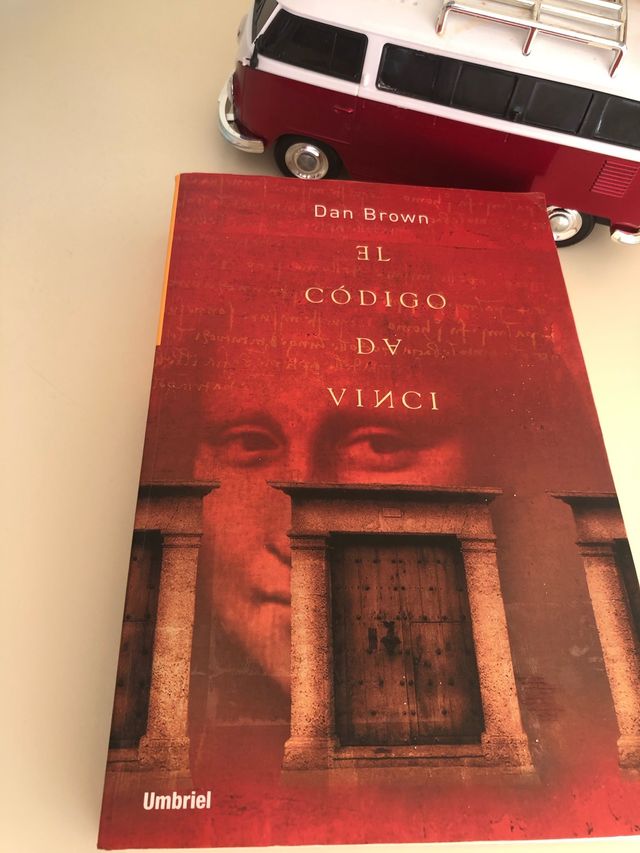 Libro el código da Vinci. Autor Dan Brown