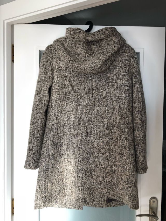 Chaqueta con capucha