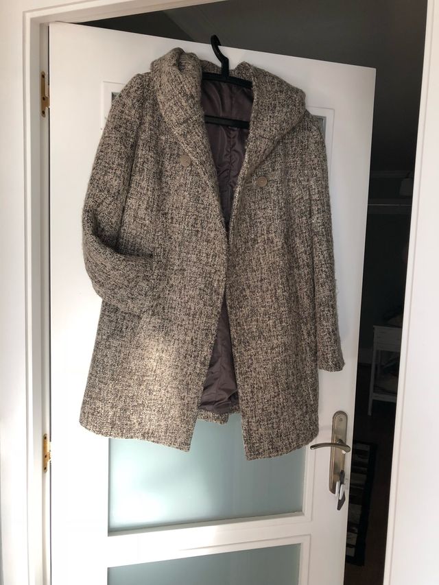 Chaqueta con capucha