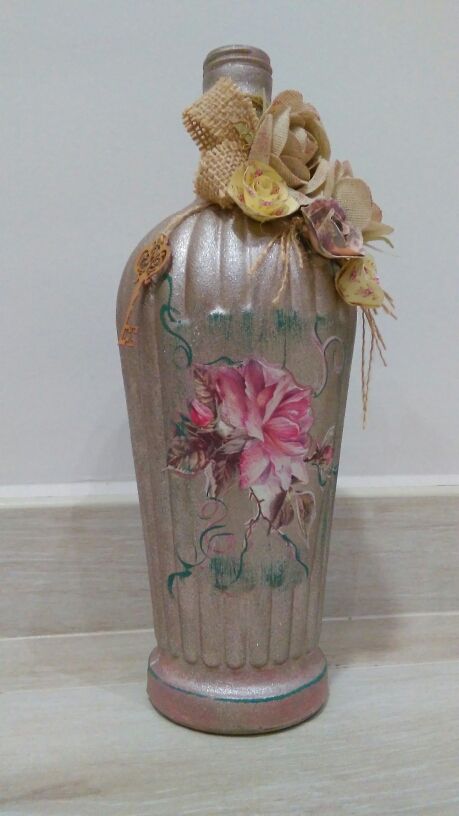 Botella vintage decorada