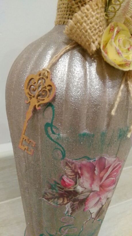 Botella vintage decorada