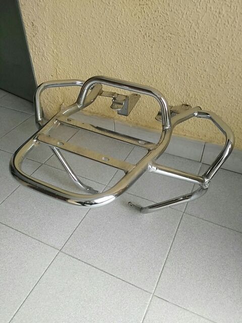 Portapacchi moto.