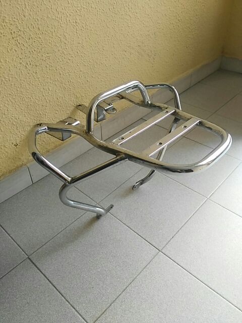 Portapacchi moto.