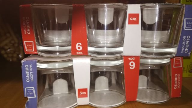 Vasos de chupito, dos paquetes.