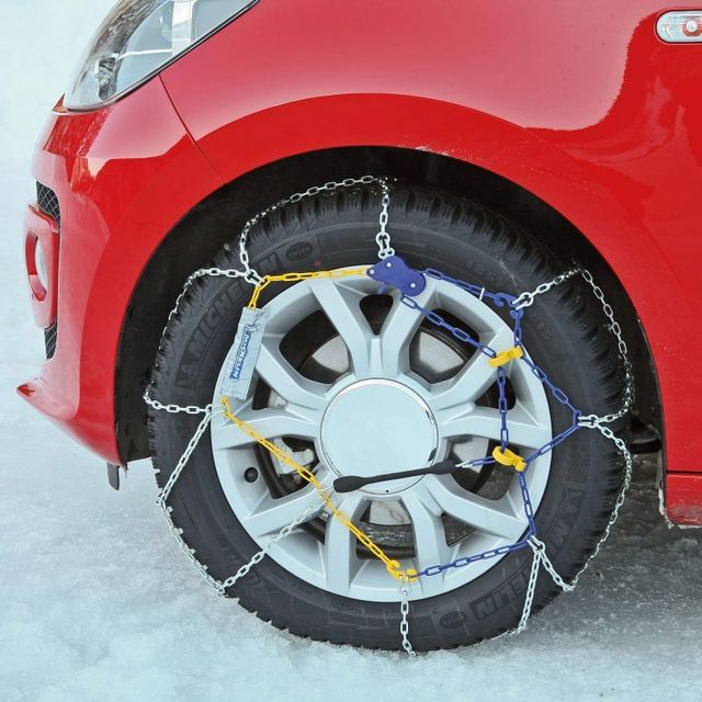 Cadenas michelín para nieve ruedas coche NUEVAS de segunda mano por 40 € en Sevilla en WALLAPOP