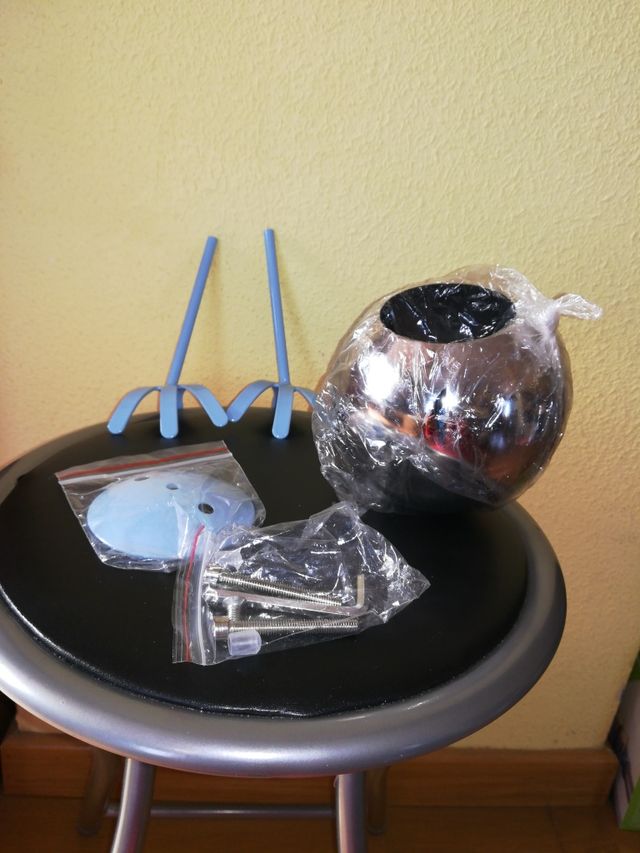 cenicero metálico redondo para terraza