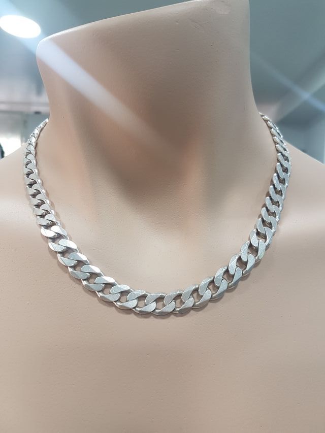 cadena de plata modelo cubana