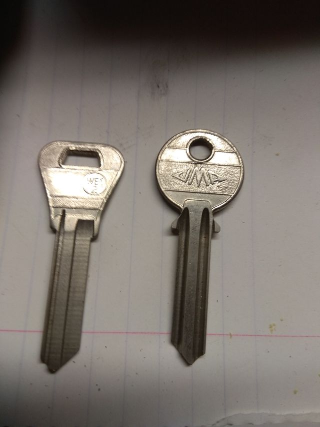 llaves de serreta vírgenes