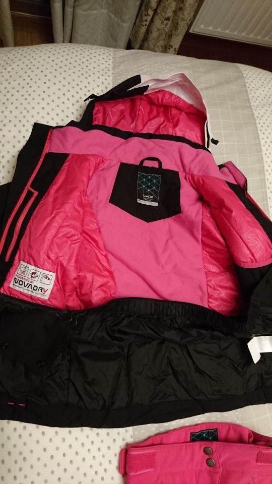 Anorak+ Pantalón de esqui. Talla 6 años