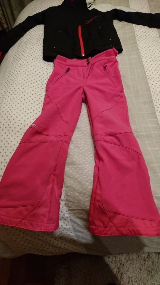 Anorak+ Pantalón de esqui. Talla 6 años