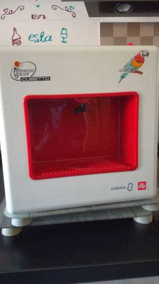 Cafetera italiana illy de segunda mano por 20 EUR en Illescas en WALLAPOP