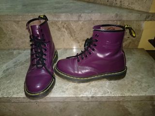 doctor martens moradas