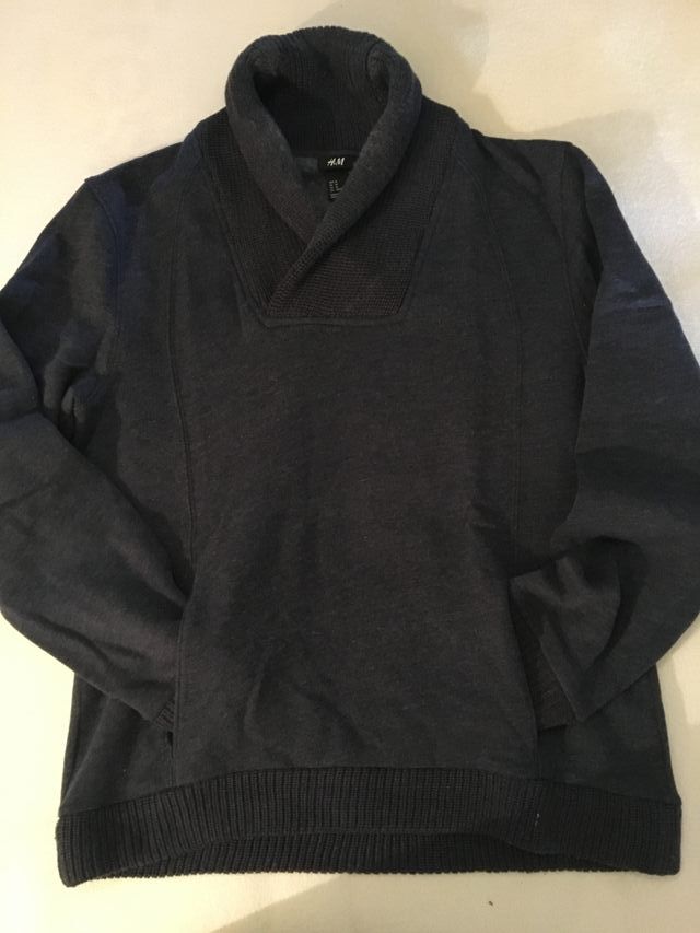 Jersey de hombre con cuello de punto.