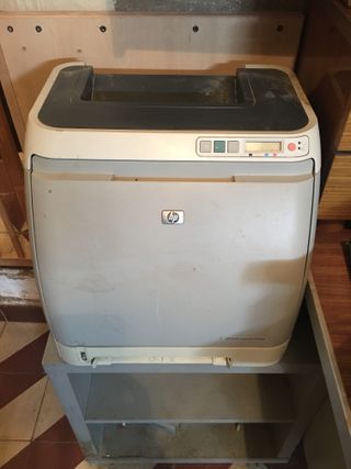 IMPRESORA HP COLOR LASERJET 2600n de segunda mano por 10 EUR en Badajoz en  WALLAPOP