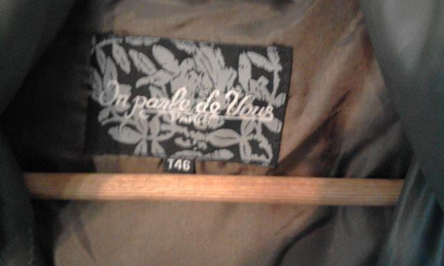 plumifero color verde humo