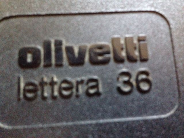 Maquina escribir port. Olivetti Lettera 36