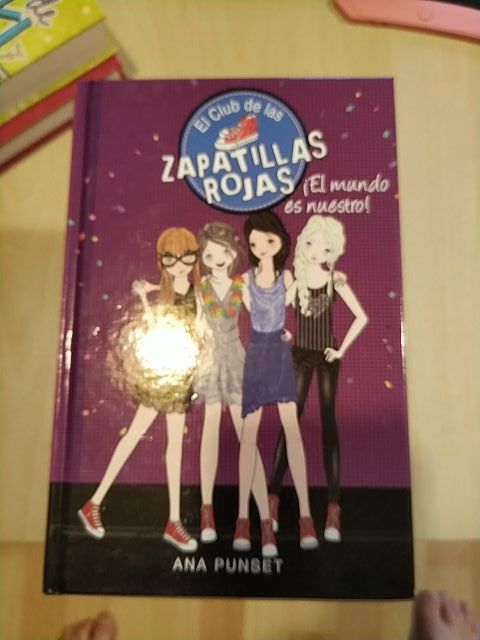 libro de zapatillas rojas N6