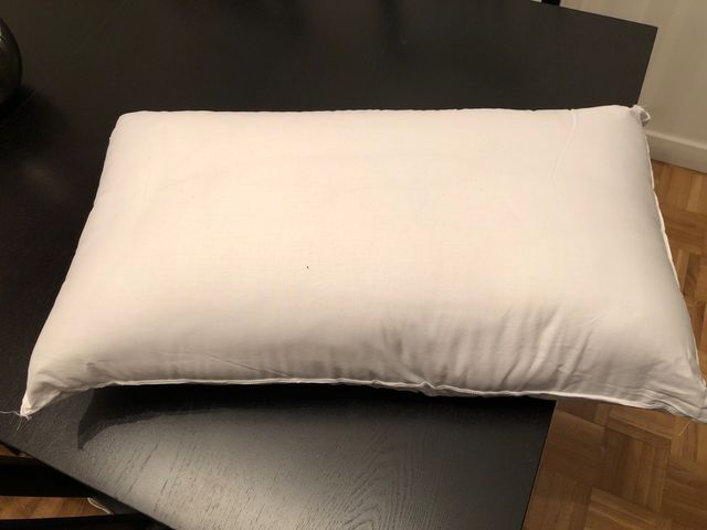 Almohada firme 40x75 sin uso