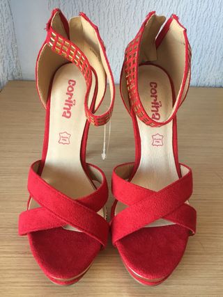 zapatos rojos fiesta