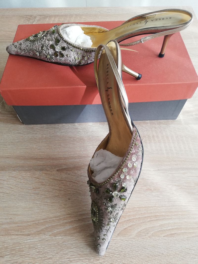 Zapatos joya Rebeca Sanver de segunda mano por 24 EUR en - Main Image