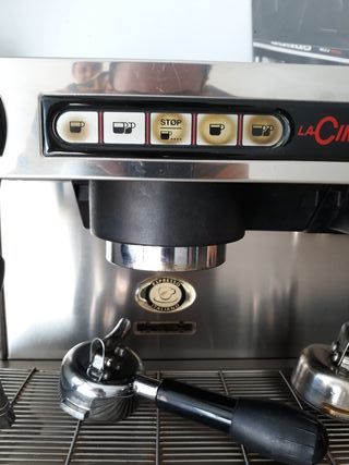 Cafetera La Cimbali M22 de segunda mano por 550 EUR en Trescasas en WALLAPOP