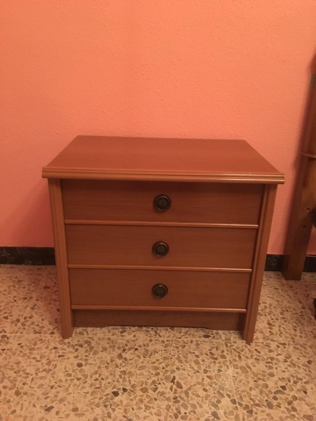 Muebles dormitorio de segunda mano por 130 € en Zaragoza en WALLAPOP