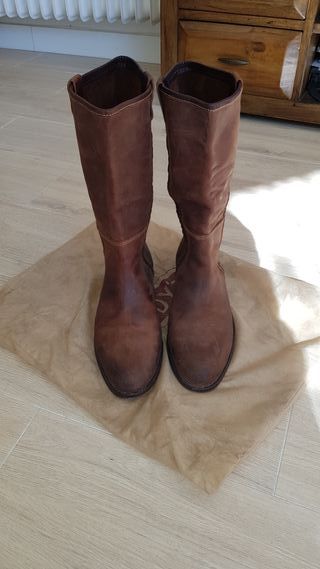Botas piel camperas Timothy talla 43 de segunda mano por 45 EUR en Madrid  en WALLAPOP