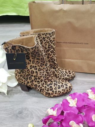 Botines piel Adolfo Domínguez de segunda mano por 90 EUR en Mollina en  WALLAPOP