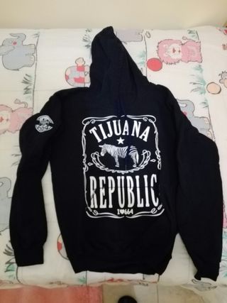 Sudadera Tijuana de segunda mano por 3 EUR en Sant Adrià de Besòs en  WALLAPOP