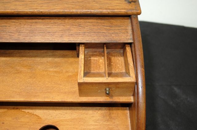 Antiguo archivador de mesa de segunda mano por 260 € en Madrid en WALLAPOP