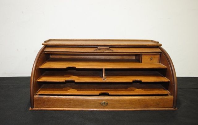 Antiguo archivador de mesa de segunda mano por 260 € en Madrid en WALLAPOP