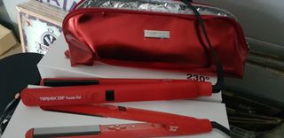 Plancha termix 230 grados peluqueria de segunda mano por 95 EUR en  Fuenlabrada en WALLAPOP