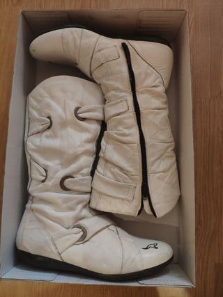 Botas Kangaroos blancas talla 39 de segunda mano por 25 EUR en Leganés en  WALLAPOP