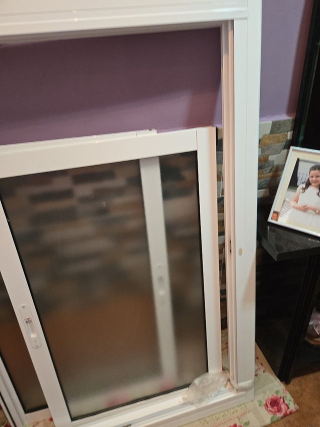 ventana de exterior  nueva  y de buena calidad