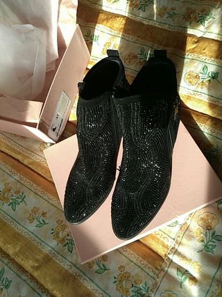 Botas 41 campera Alma en Pena piel pedrería NUEVOS de segunda mano por  149,95 EUR en Santander en WALLAPOP