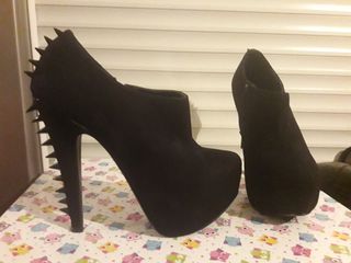 Zapatos pinchos talla 40 de segunda mano por 10 EUR en A Coruña en WALLAPOP