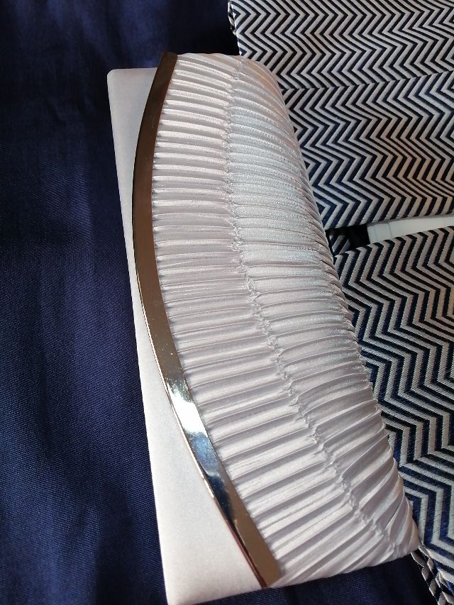 traje de madrina puesto sólo una vez