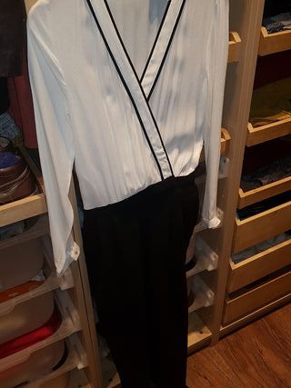 Mono de vestir. Mango.Blanco y Negro de segunda mano por 18 EUR en Toledo  en WALLAPOP