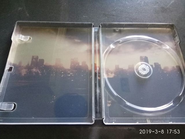 Caja metalica R.evil 2 ps4